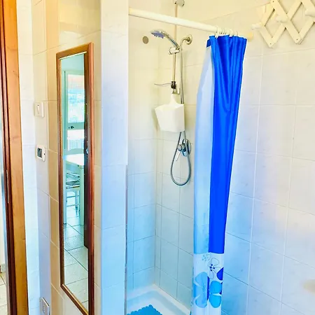 6 Minuti Dal Mare, La Maison En Bleu * Limpiddu
