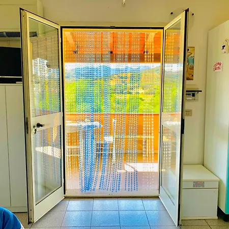 Lägenhet 6 Minuti Dal Mare, La Maison En Bleu